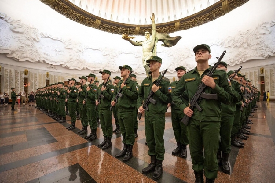 Костромичи — новобранцы Преображенского полка приняли присягу в столичном Музее Победы