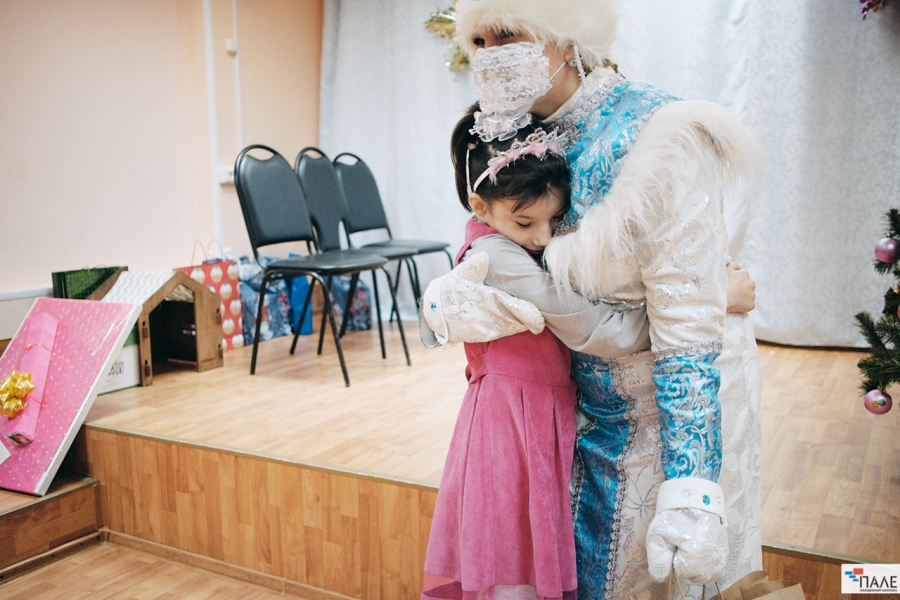 В Костроме новогодние мечты уже сбылись почти у 200 детей