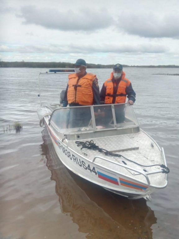 В Костромском районе из воды достали тело погибшего 30-летнего мужчины