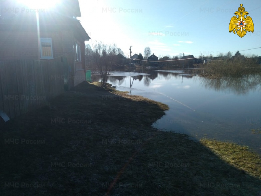 Вода в реке Костроме продолжает подниматься: в Солигаличе она подошла к домам