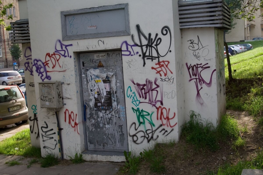 В Костроме будут избавляться от вызывающих «художеств» на стенах фасадов