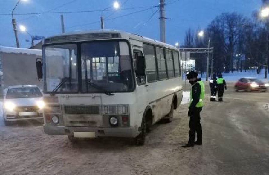 В Костромской области госавтоинспекторы проверили пассажирские автобусы