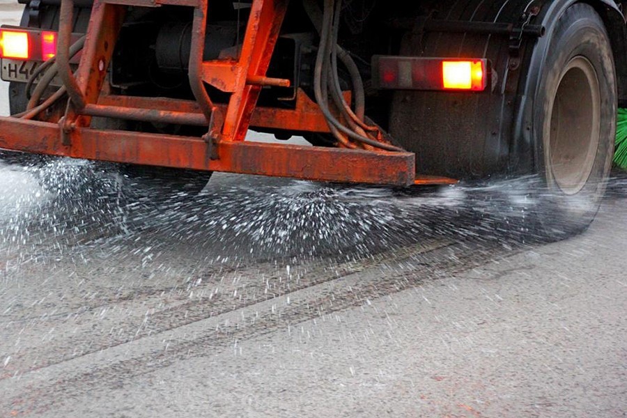 После жалоб водителей в Костромской области проверят качество песко-соляной смеси