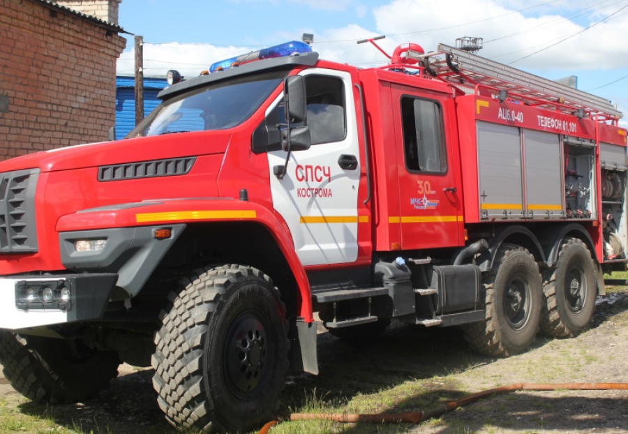 Костромичи продолжают сжигать свои дома: ровно половина пожаров на прошлой неделе произошла из-за неосторожности людей