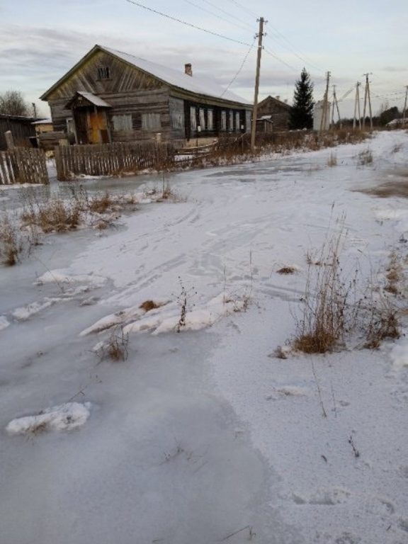 Коммунальная авария в Костромской области превратила целую деревню в ледяную ловушку