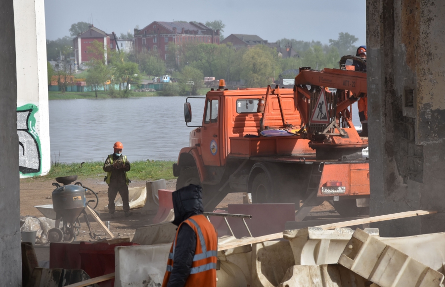 На мосту через реку Кострому завершается подготовительный этап работ