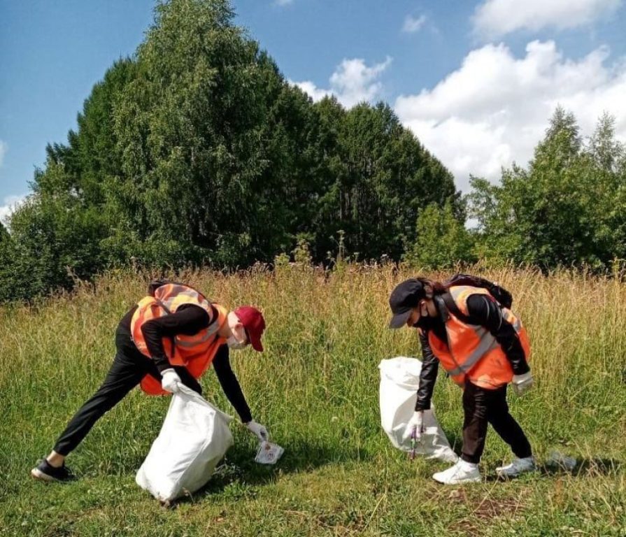 В Костроме подростки собрали 120 кубометров мусора