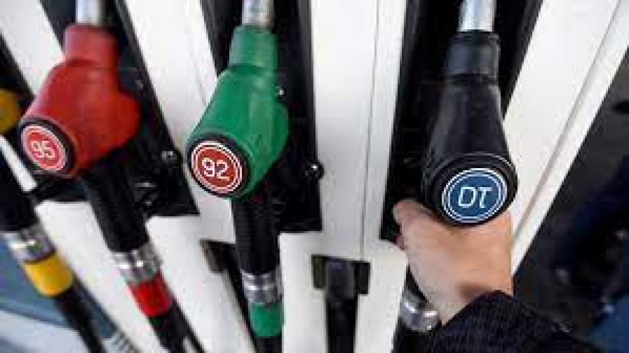 Цены на бензин в Костромской области заморозились
