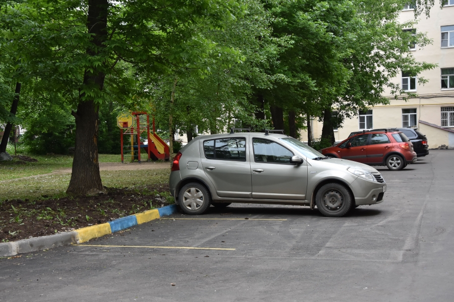 В Костроме в этом году появились парковочные места еще для тысячи автомобилей