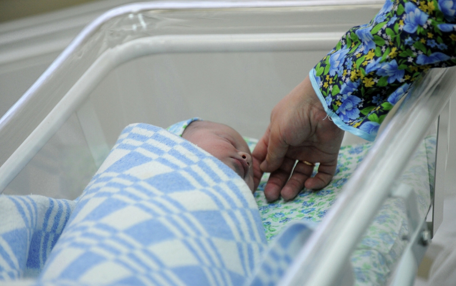За три месяца в Костромской области родились 16 двойняшек