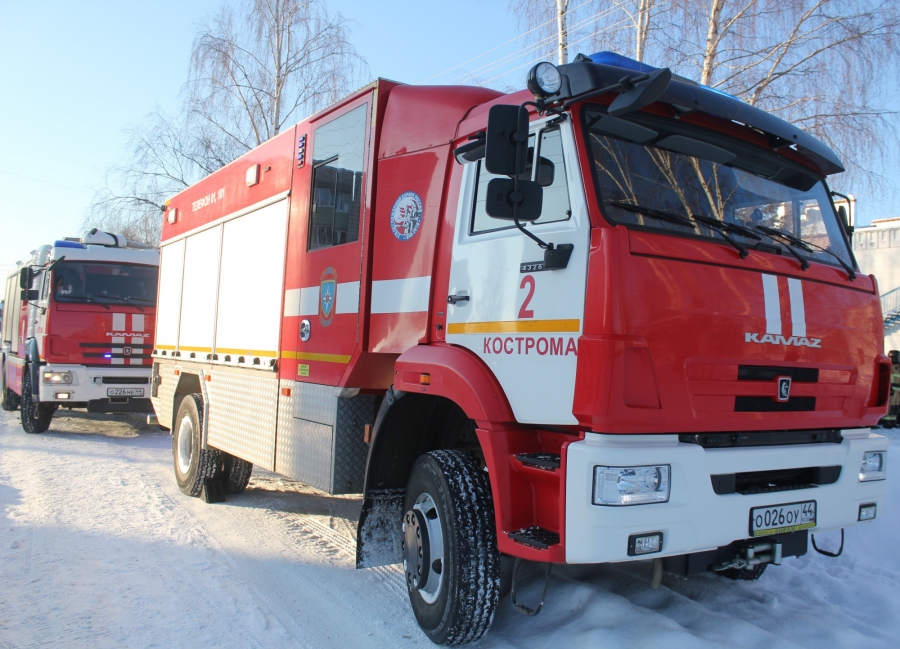 В Костромской области водитель сгорел в машине на лесной дороге