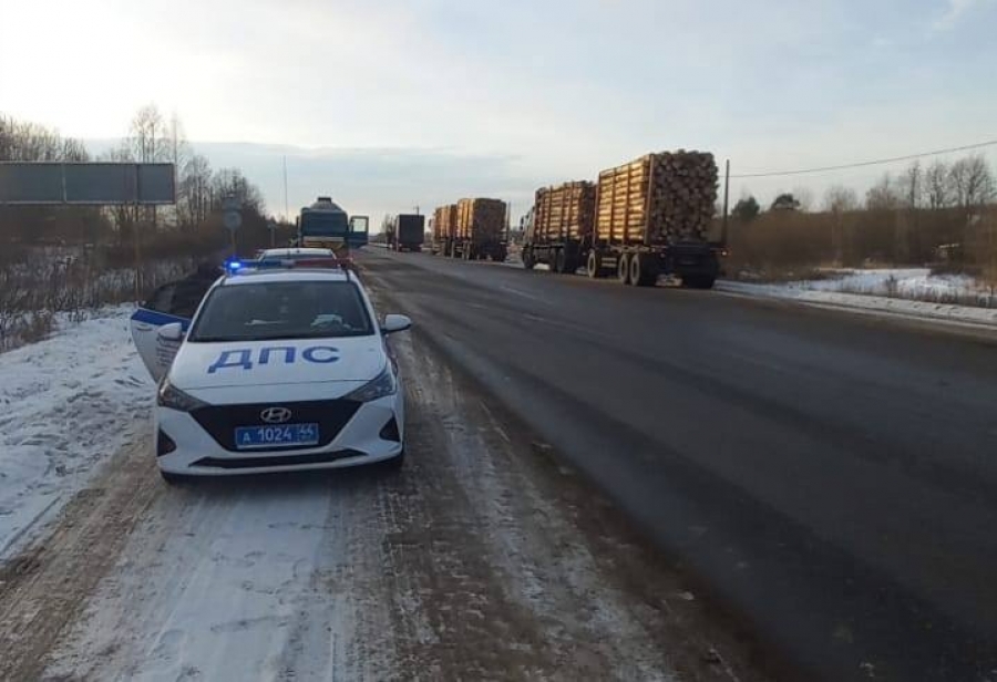 В Костромской области водители большегрузов ездят без прав, на неисправных автомобилях и не по правилам