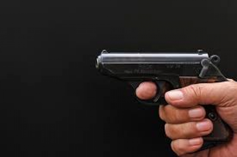 Оторвался: костромич угрожал убить женщину, душил полицейского и похитил у него пистолет
