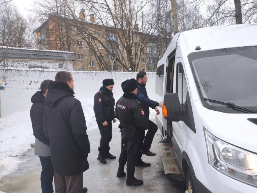 7 нелегалов были выдворены из Костромы за нарушения правил миграции