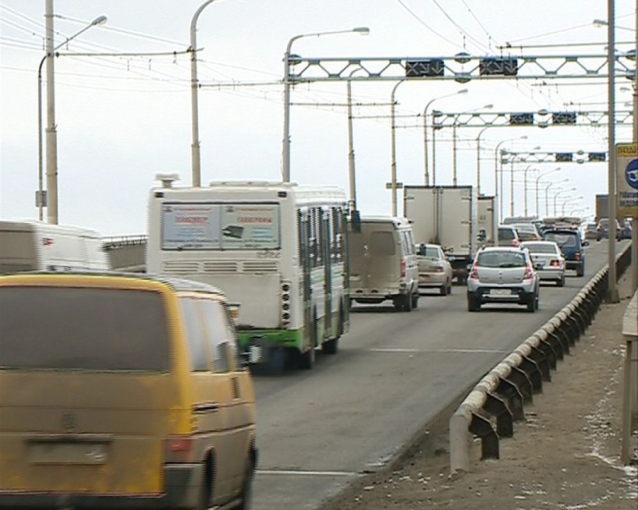 Власти Костромы отказались включать реверсивные светофоры на мосту через Волгу
