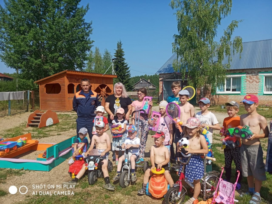 Костромские спасатели сделали шикарный подарок проходящим реабилитацию детям (ФОТО)