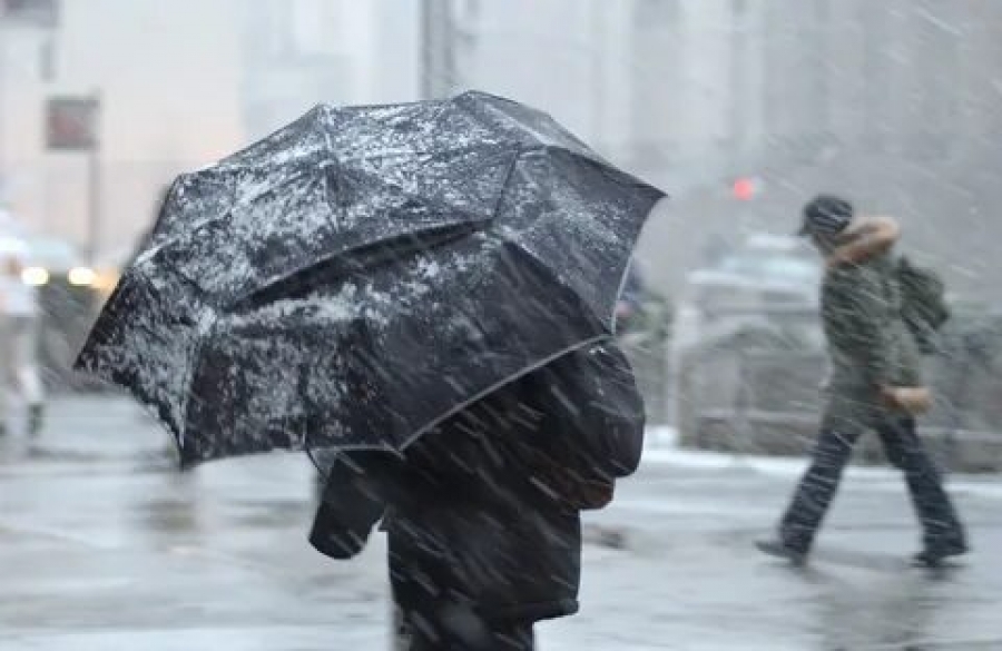 Костромичей предупреждают о мокром снеге, сильном ветре и гололедице
