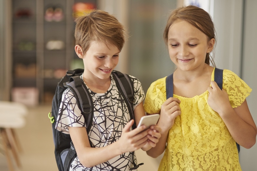 Костромским школьникам запретят пользоваться смартфонами на уроках
