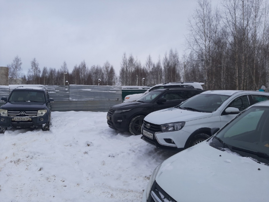 Костромичи возмущены ограждение парковки у популярной лыжно-ройлерной трассы (ФОТО)