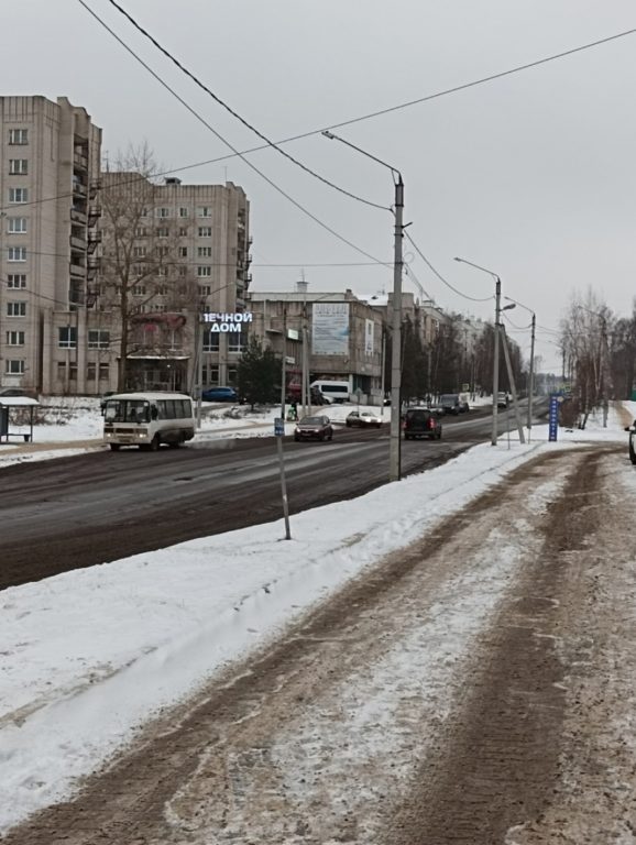 Грязный город: костромичи продолжают критиковать чиновников за усердную противогололедную обработку дорог и тротуаров