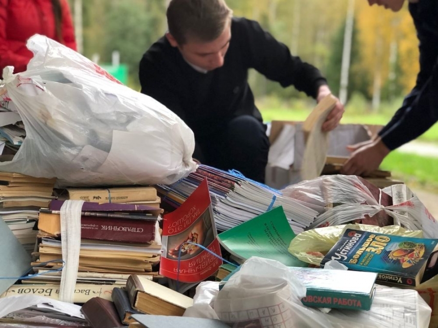 Костромским детям предлагают обменять книги и газеты на сладости для военных