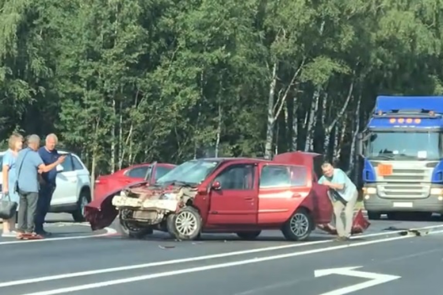 В ДТП с участием костромского водителя погибла женщина и серьезно пострадал ее ребенок (ВИДЕО)