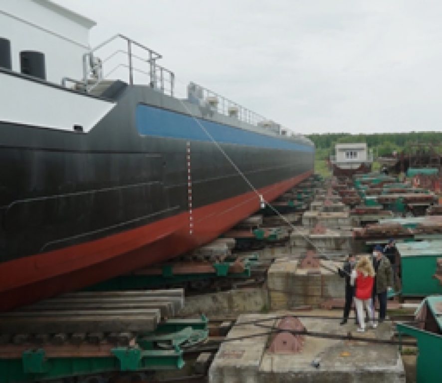 Сегодня в Костромской области спустили на воду танкер для Голландии