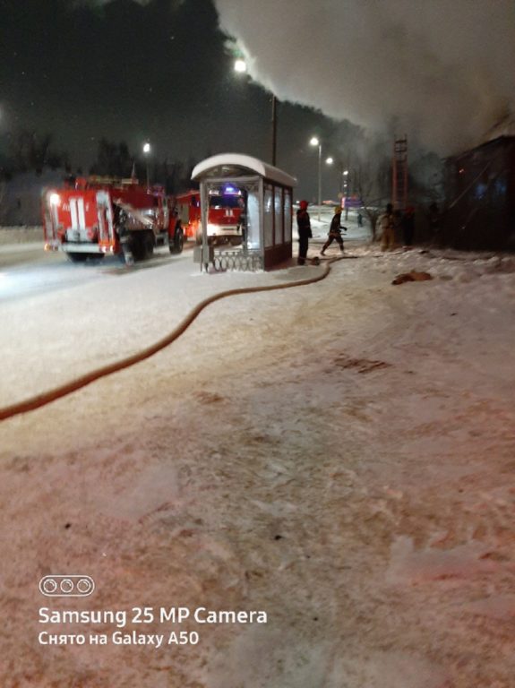 В Костроме «диванные эксперты» осудили пожарных за долгое тушение и отсутствие воды