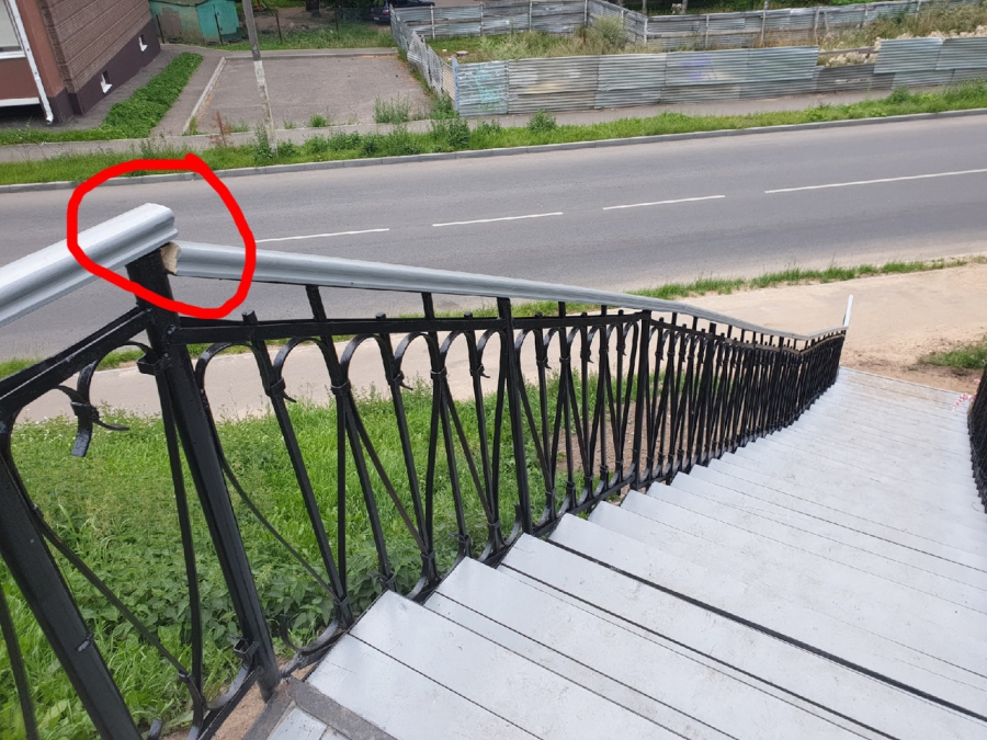 Недавно отремонтированная лестница на Муравьевке поразила костромичей своей кривизной