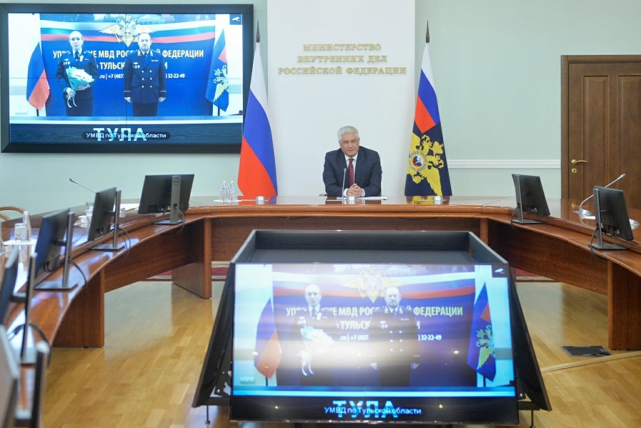 Министр внутренних дел Владимир Колокольцев наградил героев за спасение погибавших