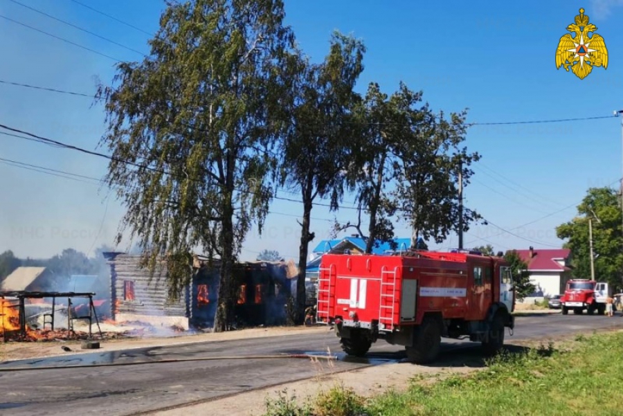 Две костромские семьи остались без крова в результате сильного пожара
