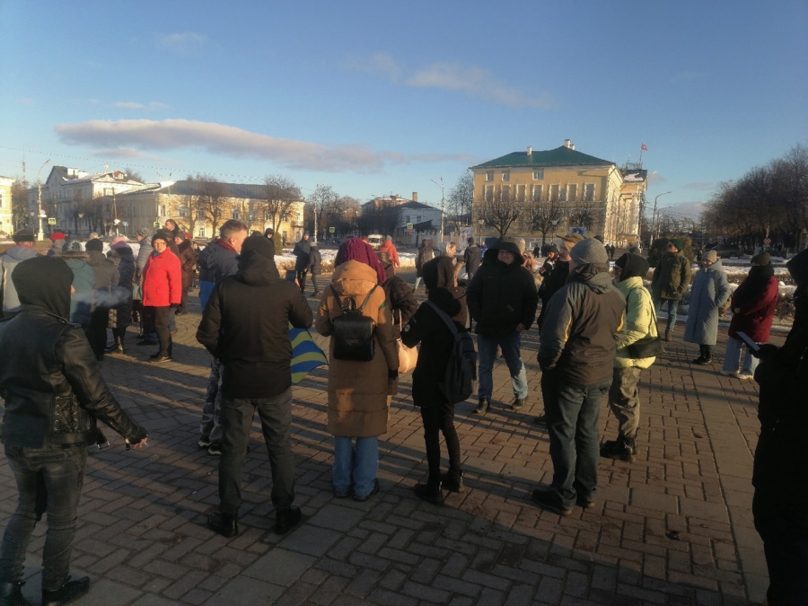 В центре Костромы прошёл очередной пикет против военной операции на Украине (ФОТО)