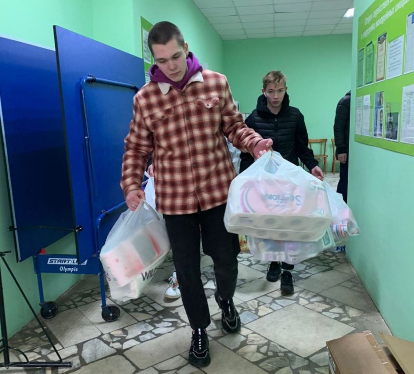 Из Костромы отправляют в Донбасс первую партию гуманитарной помощи
