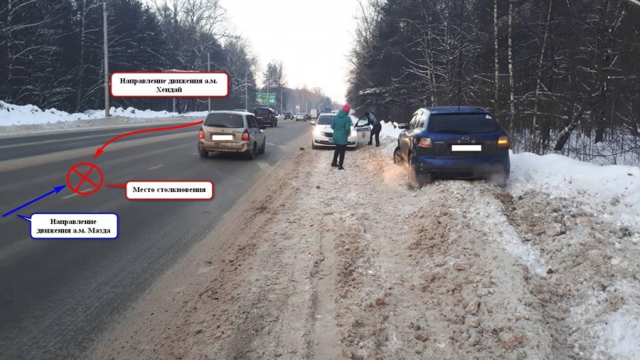 В Костроме водитель HYUNDAI протаранил автомобиль с ребенком и скрылся с места ДТП