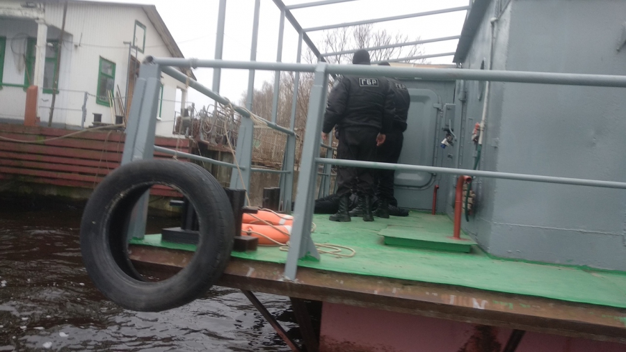 В Костроме из воды достали человека, рухнувшего в Волгу с середины моста (ВИДЕО)