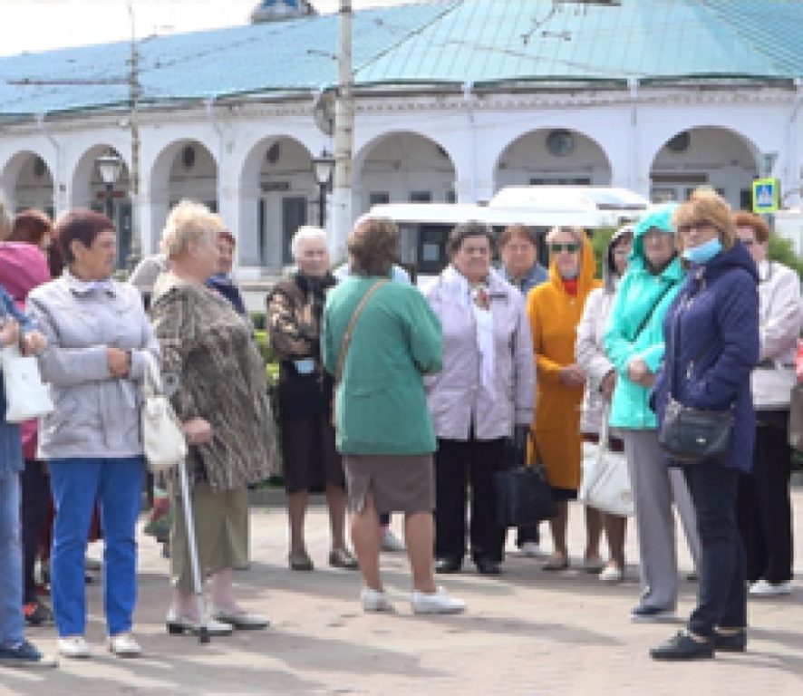 Ветераны и люди с ограниченными возможностями здоровья побывали на обзорной экскурсии по Костроме