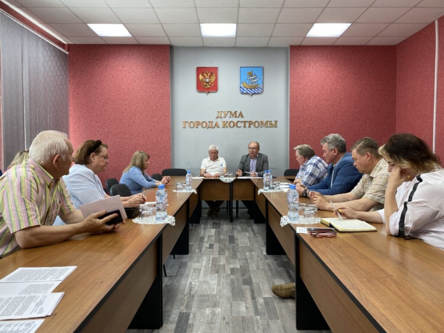 Экс-мэр Костромы будет помогать депутатам и чиновникам решать коммунальные проблемы
