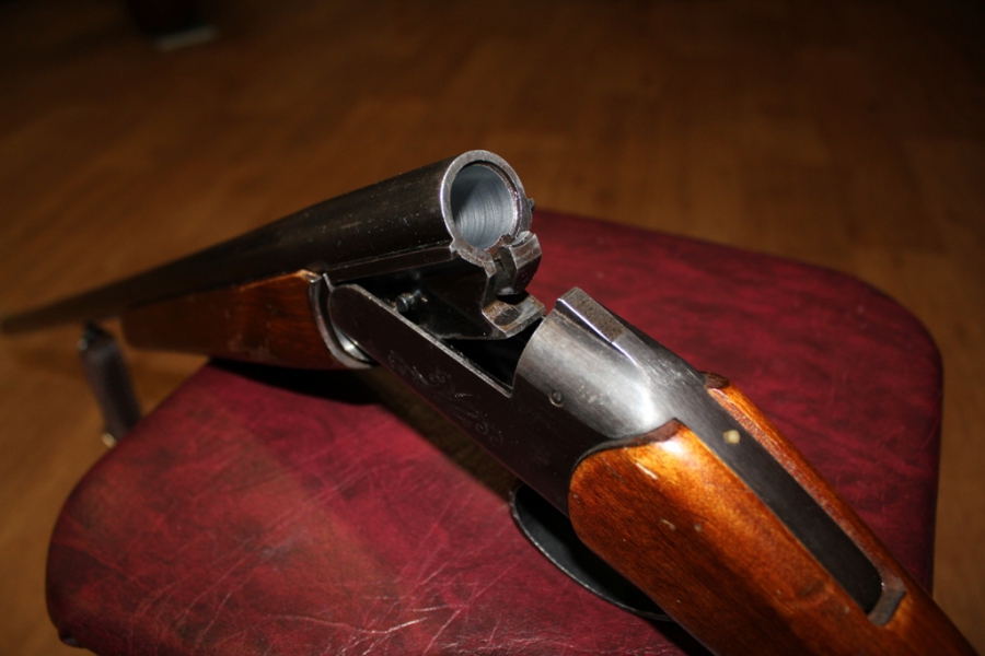 Житель Костромской области пожалел, что достал ружье из-под дивана