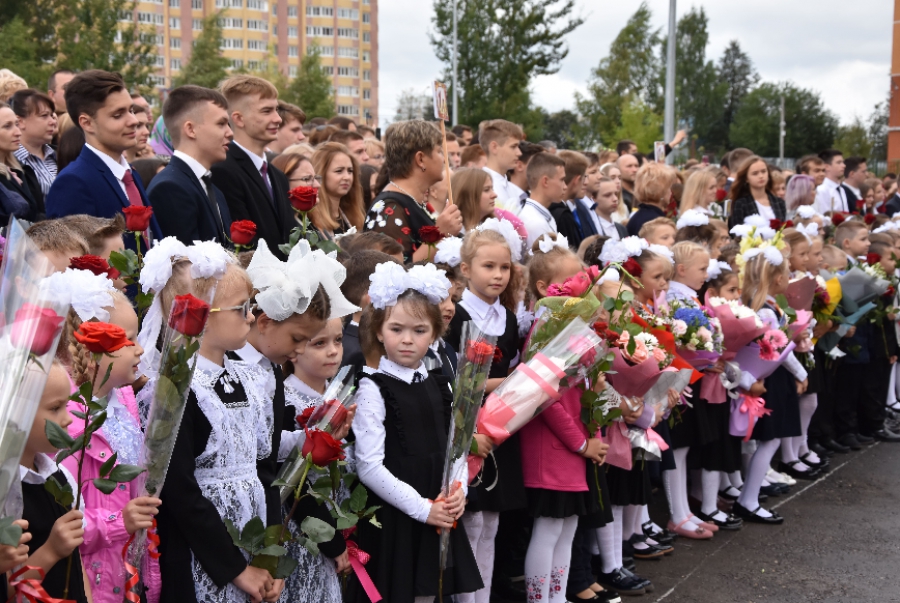 Сегодня в Костроме сели за парты 33720 учеников