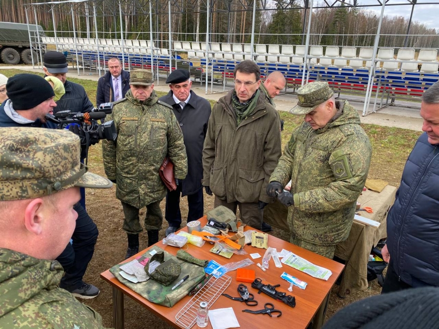 Полномочный представитель Президента Игорь Щёголев посетил военный полигон «Песочное»