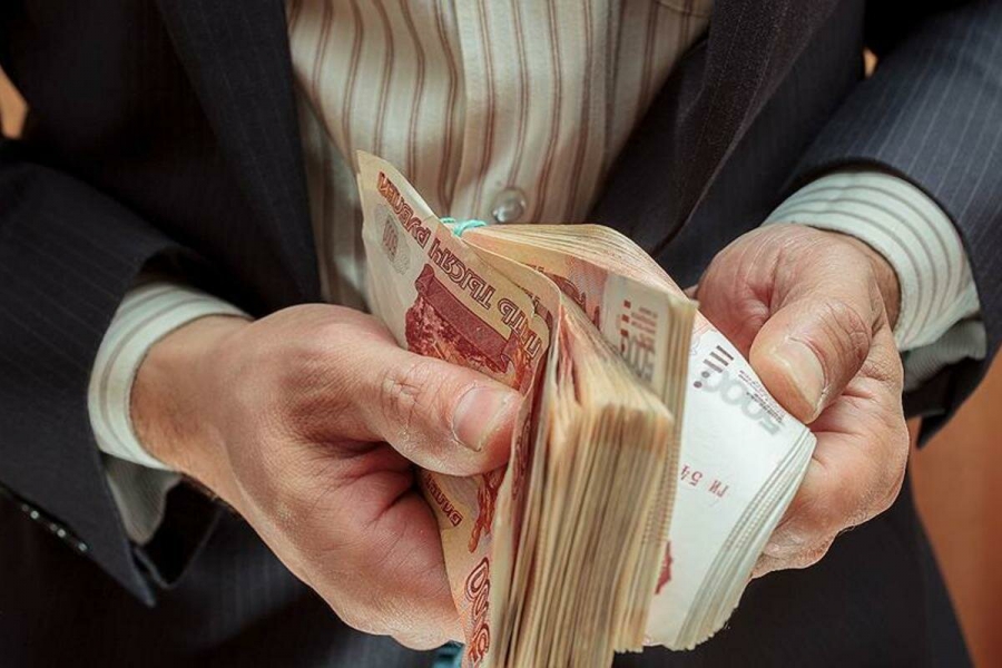 За работу с коронавирусными больными костромским врачам готовы платить по 160 тысяч рублей