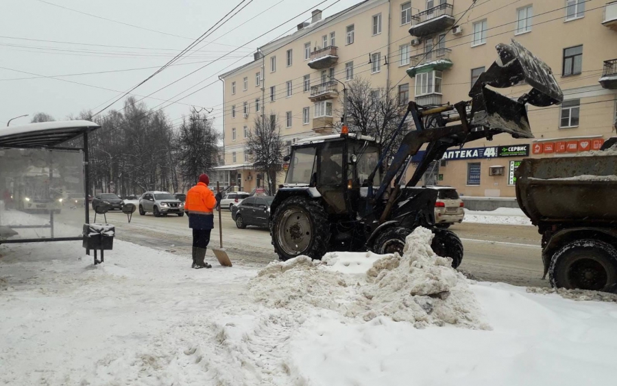 Расчистку улиц и тротуаров от снега в Костроме должны завершить до наступления морозов