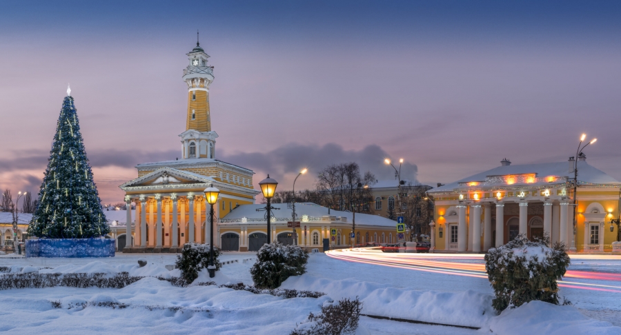 28 декабря Российский Дед Мороз зажжет огни на главной елке Костромы