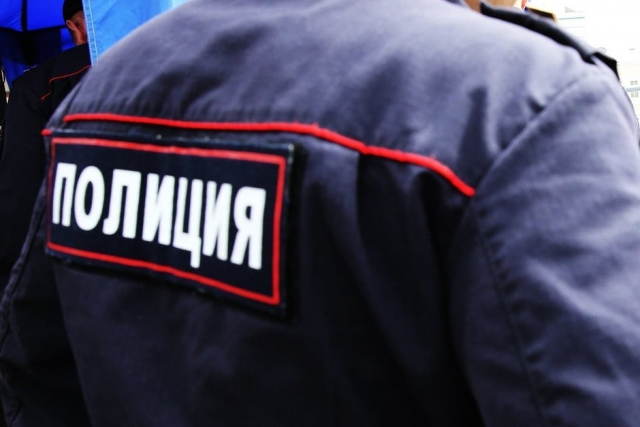 В Костромской области нарушитель пытался задушить полицейского