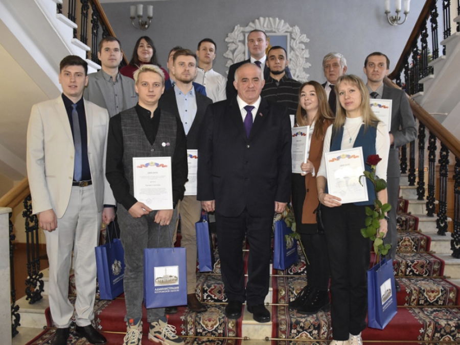 Молодые костромские ученые получили губернаторские премии