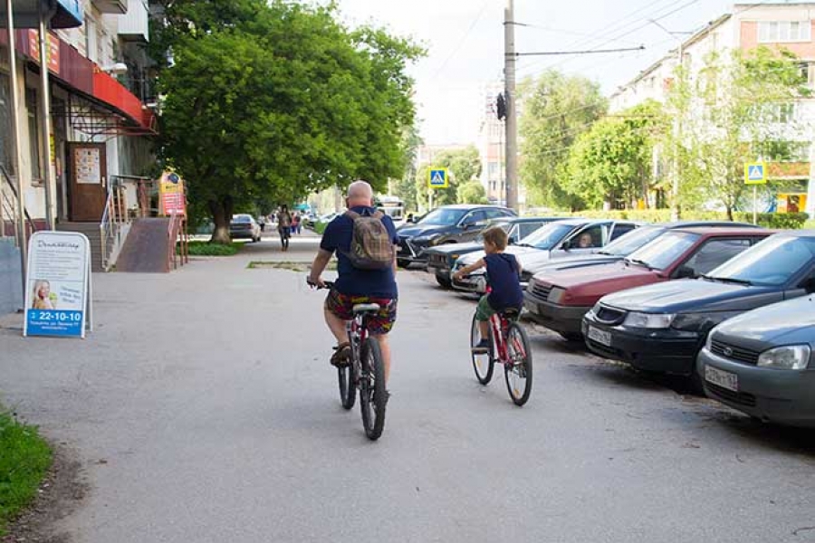 Костромичи требуют, чтобы власти нашли управу на владельцев велосипедов, электросамокатов и гироскутеров
