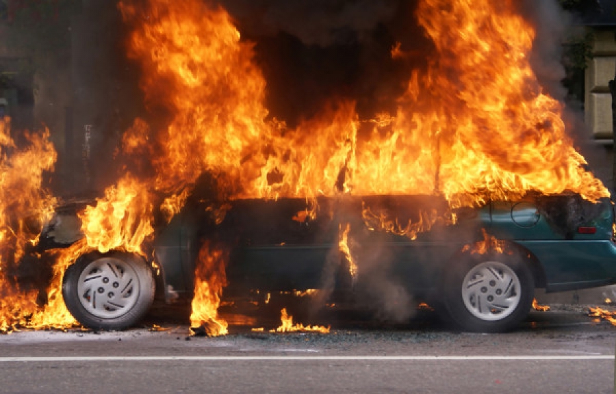 Мстительный костромич спалил автомобиль полицейского