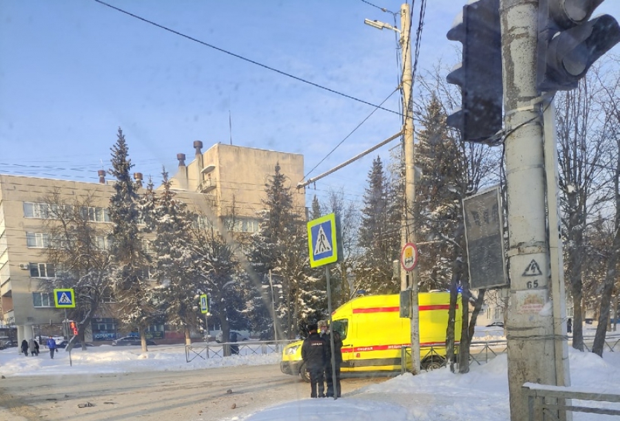 В Костроме в ДТП попал реанимобиль с пациентом
