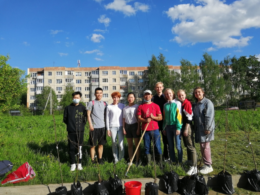 К вековому юбилею китайской коммунистической партии в Костроме высадили фруктовый сад