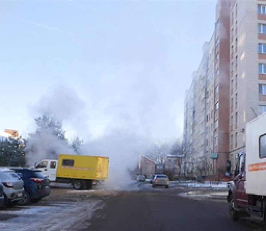 Сотрудники ТГК-2 продолжают устранять дефекты на тепловых сетях в Костроме